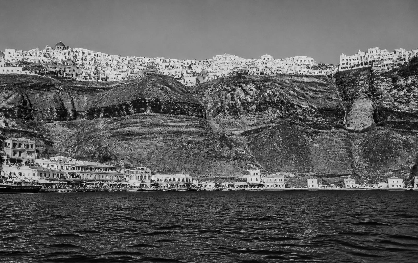 Caldera harbour wide shot